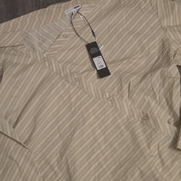 Striped Off-Shoulder Blouse - Picture 2 of 9